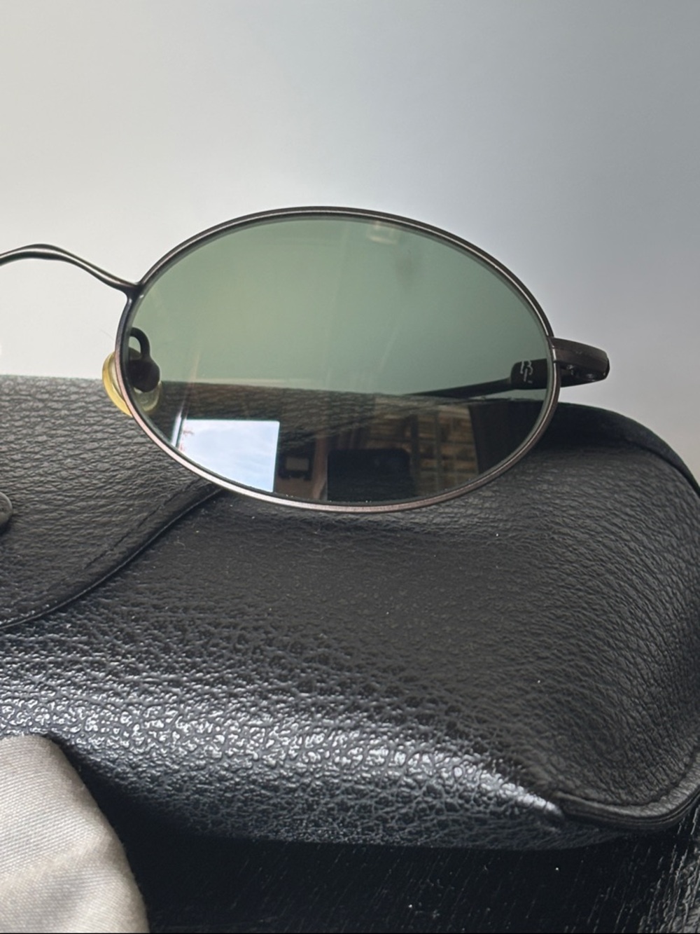 Vintage B&L Ray-Ban Black Metal Oval Sunglasses with Green Lenses - Picture 3 of 12